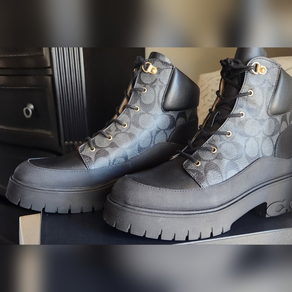 COACH Royce Sig Boot Black & Coal NWT - Picture 1 of 13